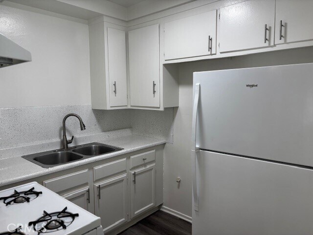 Building Photo - 12437 Harris Ave