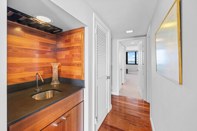Building Photo - 3250 S Ocean Blvd