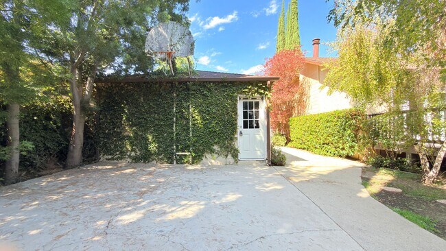 Building Photo - Spacious 4-Bedroom + Bonus Room Home with ...