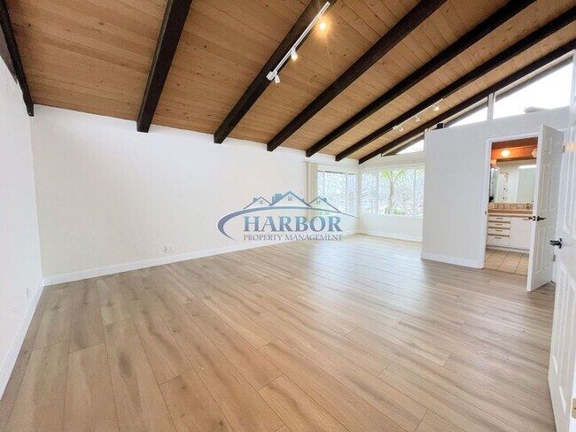 Building Photo - 5514 Halison St