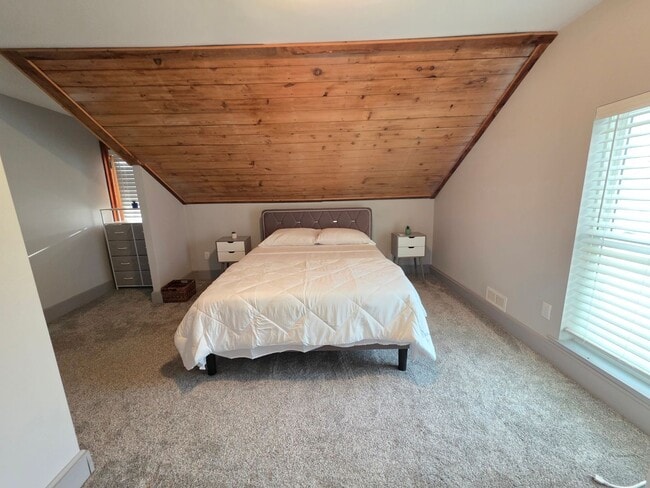 Building Photo - 920 2nd Ave S