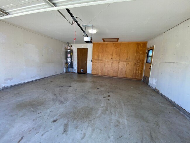 Building Photo - 1348 E Ferguson Ct