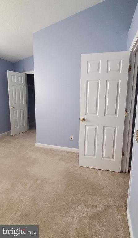 Building Photo - 8202 Catbird Cir