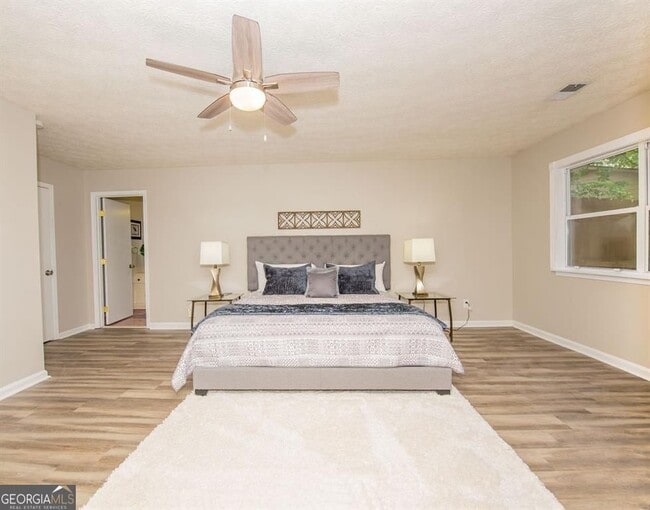 Building Photo - 180 Crabtree Dr