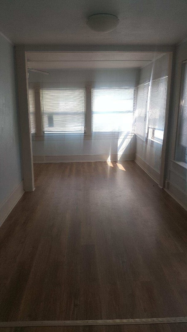 Building Photo - 1 Bedroom 1 bath