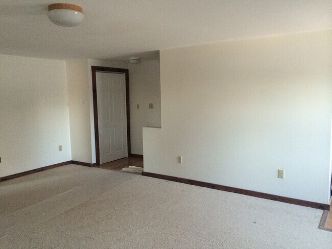 Building Photo - 3217 US-20