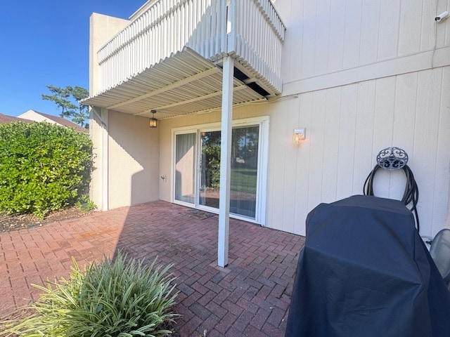 Patio for cooking out and can even store your golf cart - 1000 11th Ave N