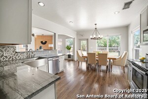 Building Photo - 1331 Pinnacle Dr