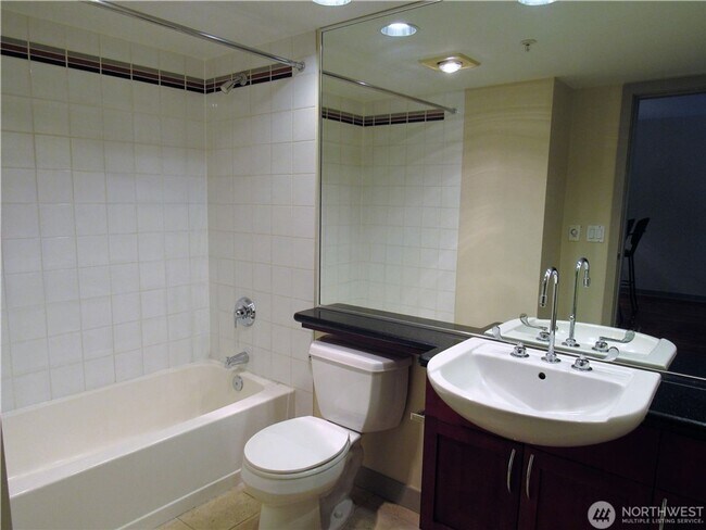 Building Photo - 1Bd/1Ba Seattle Condo