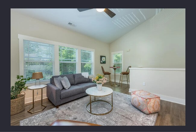 Building Photo - 32 Plant Pl