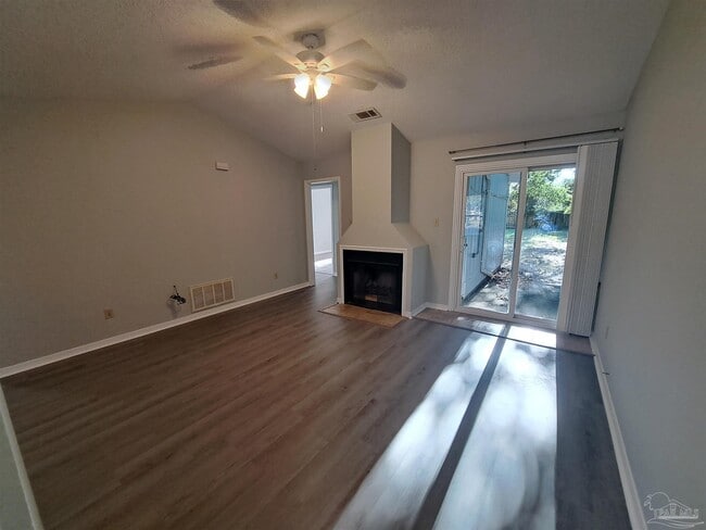 Building Photo - 6204 Forest Pines Dr