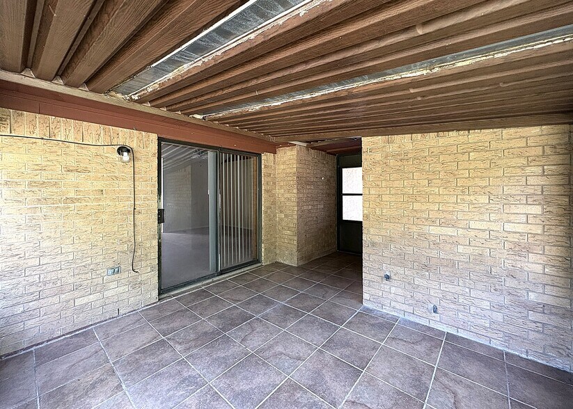 Building Photo - 2309 Whitney Dr