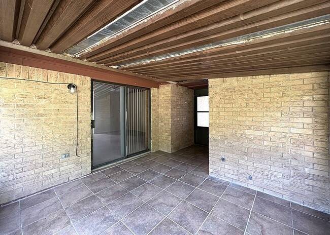 Building Photo - 2309 Whitney Dr