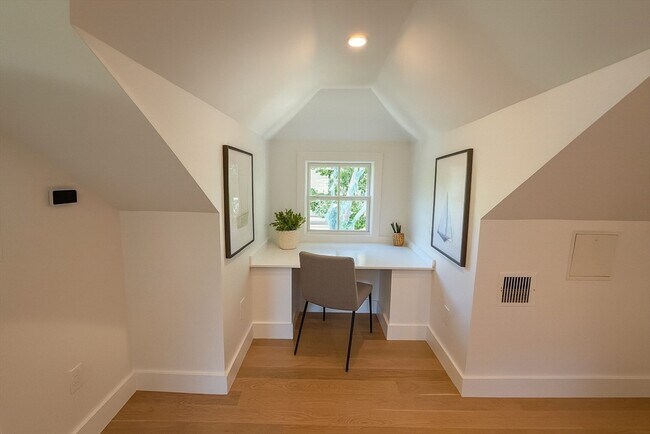 Building Photo - 45 Trapelo Rd
