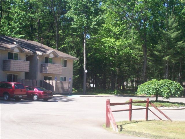 Primary Photo - Huntington Place Apartments