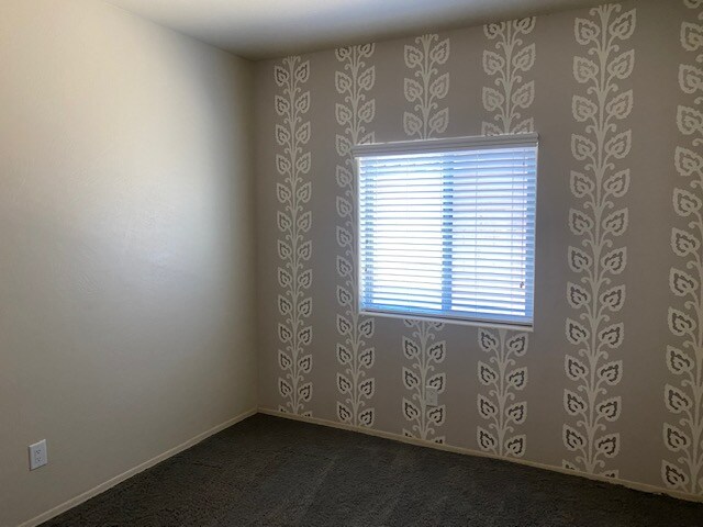 Building Photo - 4182 S Sunflower Dr