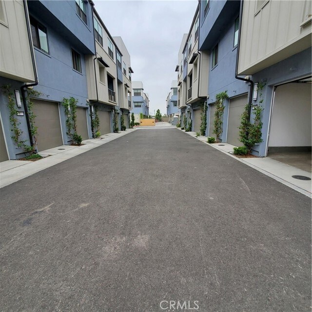 Building Photo - 944 N Divino Privado