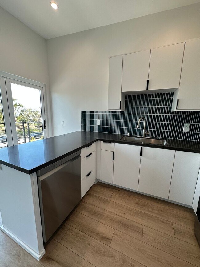 Building Photo - 2320 F St