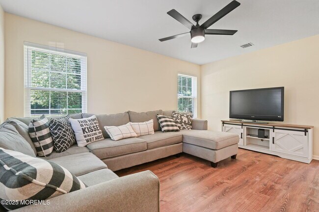 Building Photo - 36 Stirrup Ct