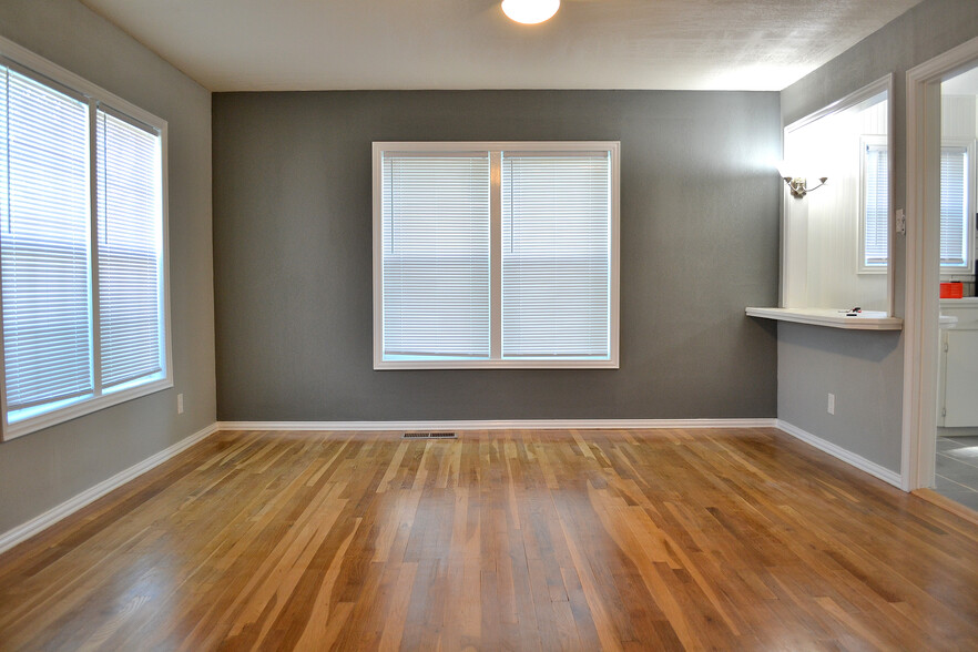 Dining Room - 1007 Bawcom St