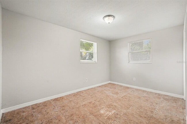 Building Photo - 4923 S 82nd St
