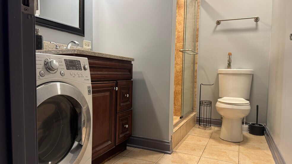 Building Photo - 9S060 Lake Dr