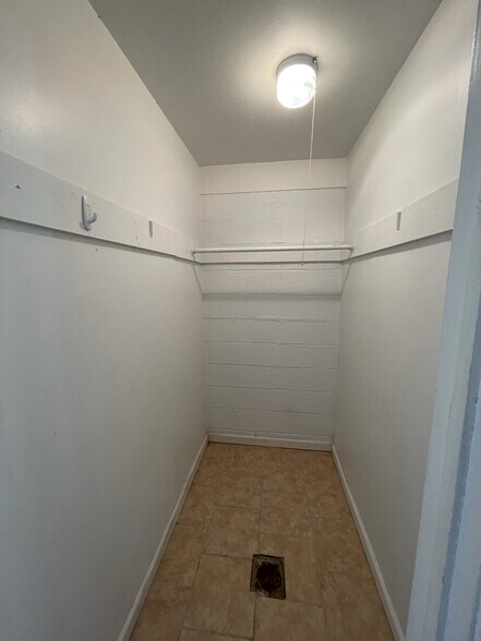 Building Photo - 138 Honness Ln