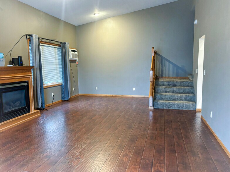 Building Photo - 13315 43rd Ave