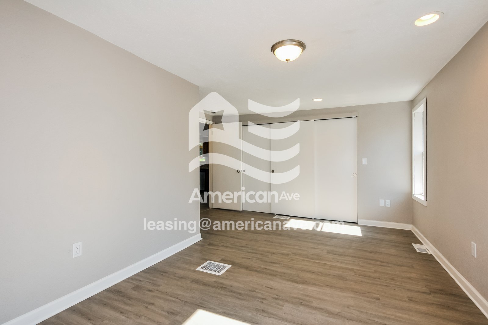 Building Photo - 1321 Gladys St