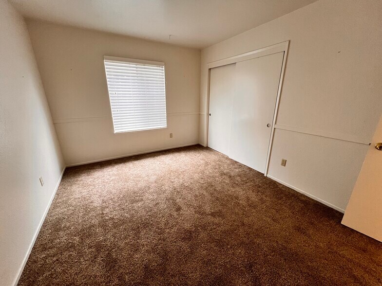 Guest bedroom #1 - 9012 Cornwall Dr