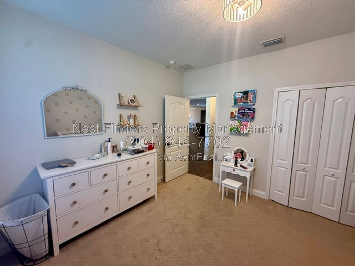 Building Photo - 300 N Shadowwood Dr