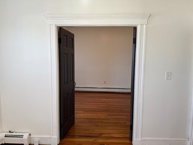 Building Photo - 1086 Dorchester Ave