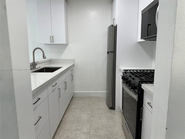 Building Photo - 17901 NW 68th Ave