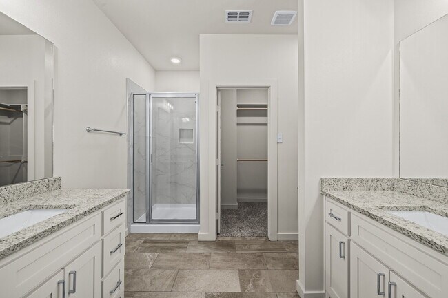Building Photo - **MOVE IN SPECIAL** Stunning Townhomes in Frenship ISD!