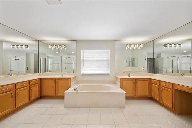 Building Photo - 8477 Breezy Hill Dr