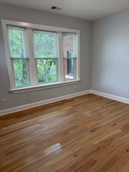 Bedroom 3 - 3801 W Belle Plaine Ave