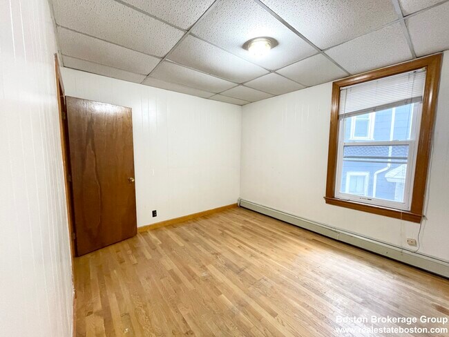 Building Photo - 5 Oswald St