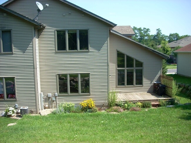 Building Photo - 3001 Arapaho Dr