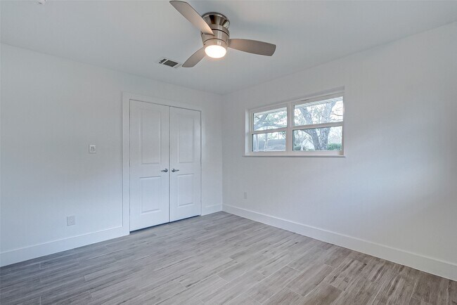 Building Photo - 5007 Cheena Dr