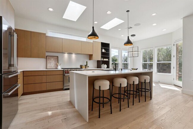 Building Photo - 4025 Lazy River Bend