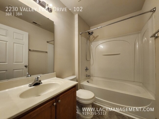 Building Photo - 2230 Valley Edge Dr