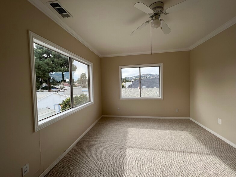 Back bedroom - 831 W 3rd St