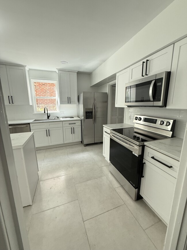 Building Photo - 7801 St Charles Ave