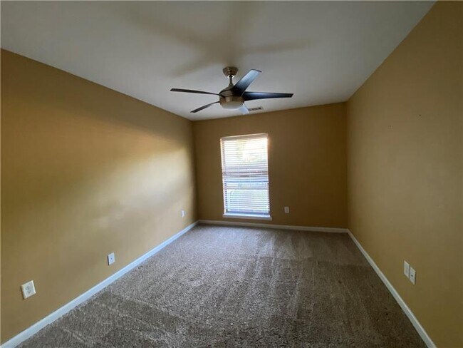 Building Photo - 6448 Appletree Way