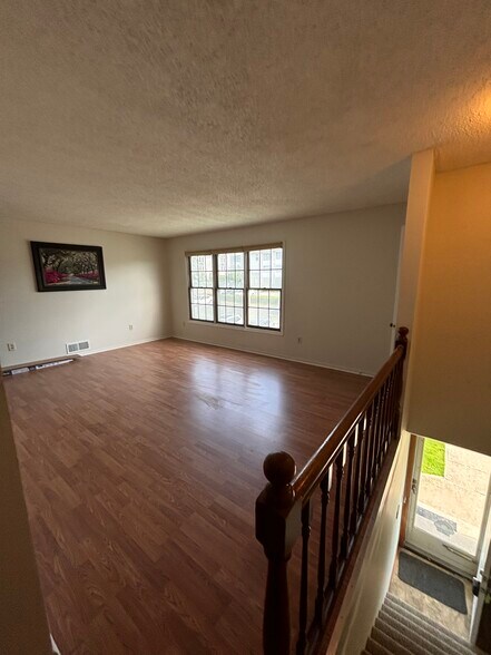 Building Photo - 41 Burlington Ct