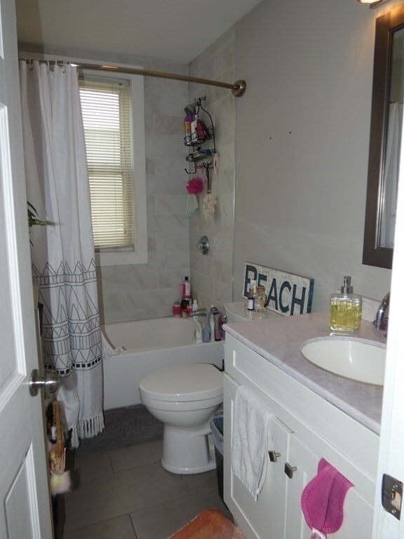 Building Photo - 37 Condor St