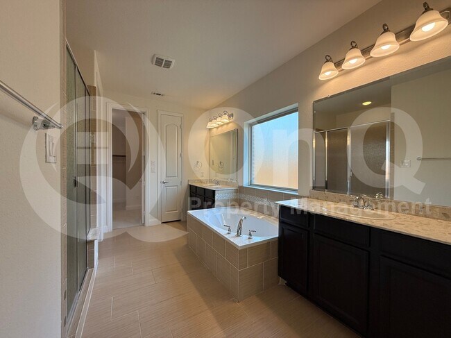 Building Photo - 1165 Clearwater Dr