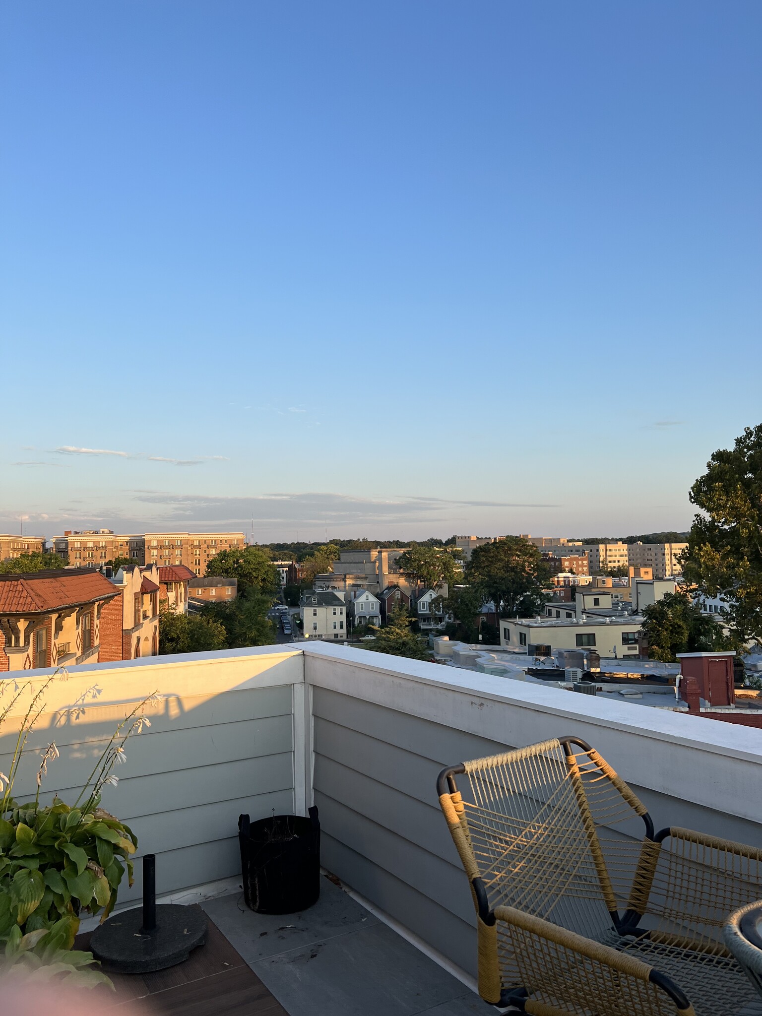 Rooftop Views - 1428 Meridian Pl NW