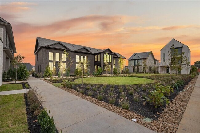 Building Photo - 4611 S 47th St