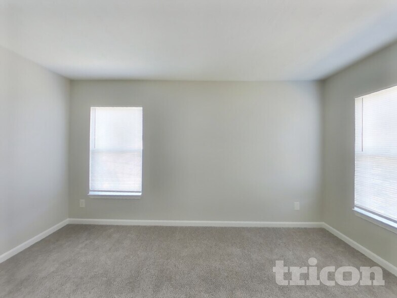 Building Photo - 1003 Pine Ridge Way